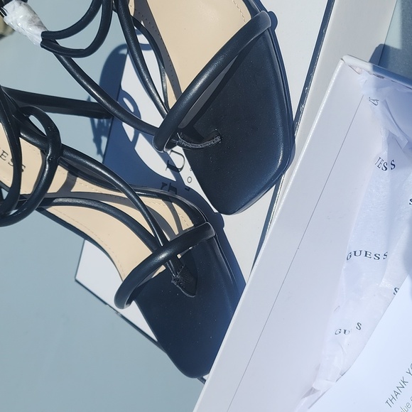 Heels - Picture 4 of 4